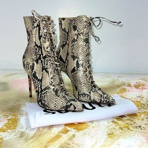 Schultz snakeskin heeled ankle boots 5B like new